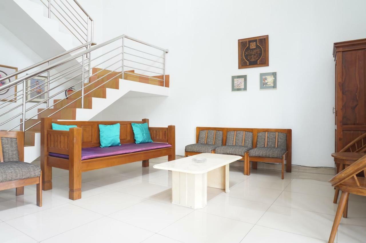 Residences by RedDoorz Syariah @ Buah Batu Bandung Bagian luar foto