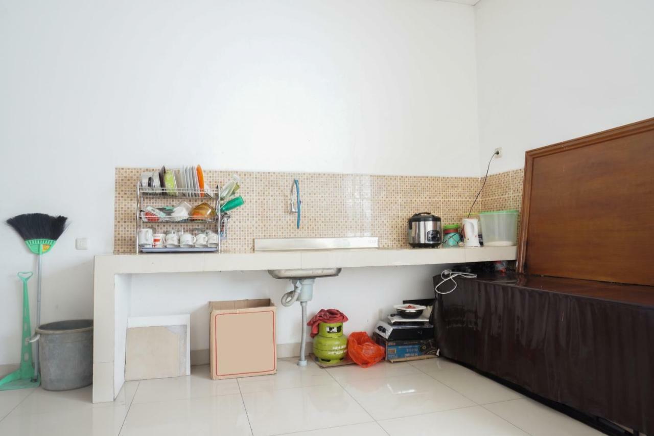 Residences by RedDoorz Syariah @ Buah Batu Bandung Bagian luar foto